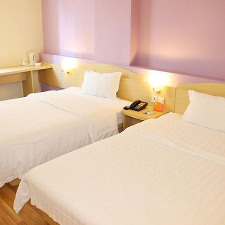 7Days Inn Chongqing Nanping Pedestrian Street Екстер'єр фото